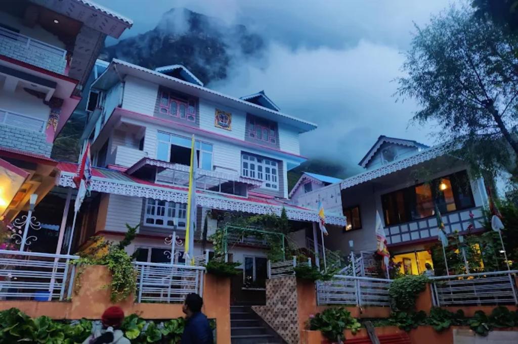 Tashi Gakhil Resort
