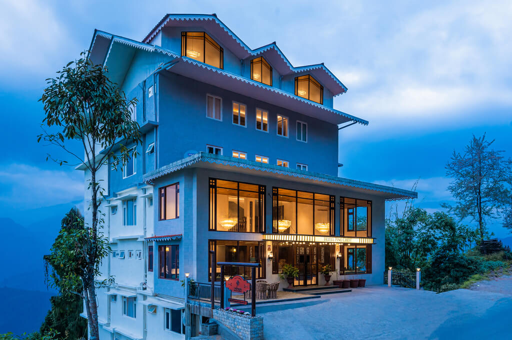 Hotel Pine Crest
